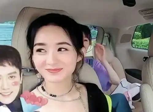  黄晓明怼赵丽颖我喜欢冯绍峰和你没关系说完后赵丽颖表情好甜