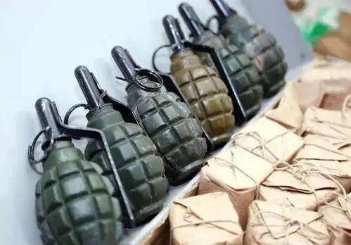  手榴弹爆炸前,先用钢盔盖住,身体再扑在上面,如此能保命吗