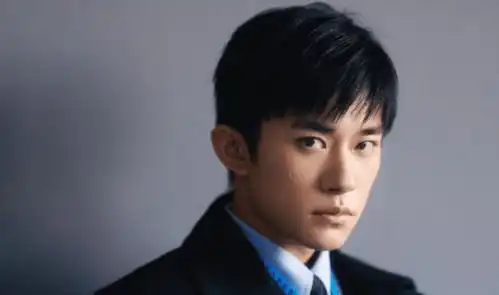  年度男演员易烊千玺第三,王一博票数被超,成毅的排名远甩杨洋