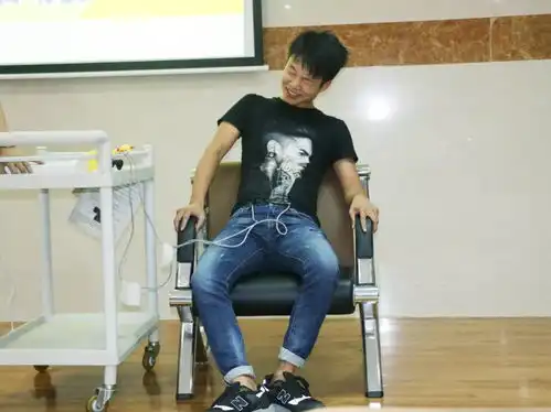 活动回顾准爸爸分娩阵痛体验,个个都是表情包 活动回顾准爸爸分娩阵痛体验,个个都是表情包