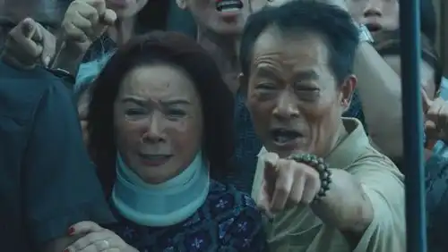  抓娃娃默杀各看一遍,一部太上头,一部看得昏昏欲睡