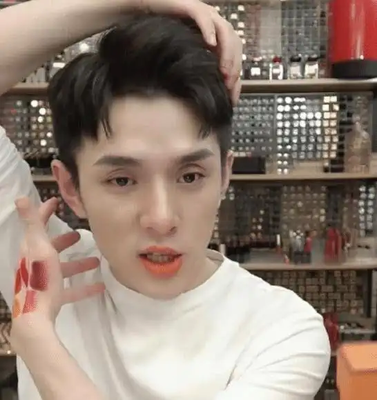  比范爷更狠央媒处罚薇娅税款13.41亿,网友下个李佳琦吧