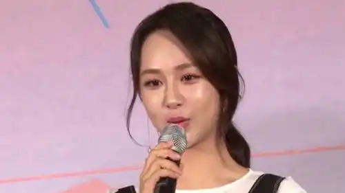  乔欣整点为杨紫庆生,最爱的女孩生日快乐,花式搞怪自拍又美又萌