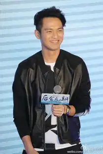  小哇钟汉良上海宣传后会无期展迷人微笑摸喉结秀逗比表情后会无期三文青穷游遇三女