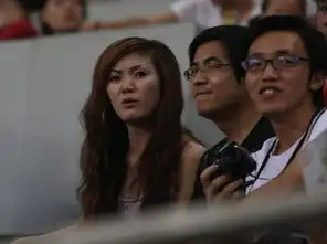 美女的烦恼表情包看台