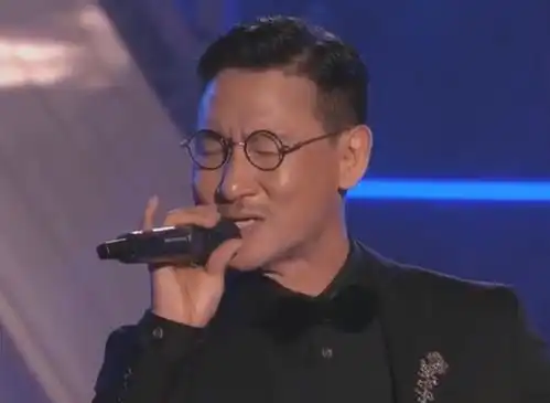  阔别港姐舞台二十年,歌神张学友再次登台献唱,抢尽风头现场燃爆