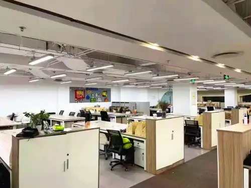  国贸光华路soho赠露台精装修带家具正对电梯出租办公楼租赁北京我爱我家