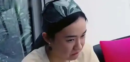 好尴尬啊表情包霍思燕