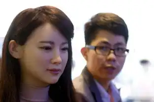 中科大美女机器人亮相上交会引围观 中科大美女机器人亮相上交会引围观