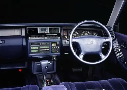  传承66载的皇冠,到最后在国内却没能支棱起来下