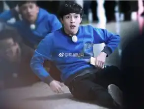  妈呀张艺兴这组图每一张都是表情包啊不屑脸卖萌脸齐上演