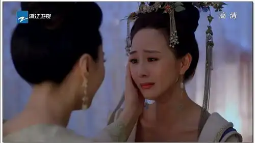  武媚娘传奇两个女人相拥,一个真实实意,一个这种表情,真实太假了