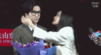  7位遭强吻的男星鹿晗嫌弃张艺兴懵圈他则被吓出表情包