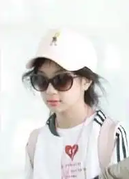 陶虹女儿长大了高颜值勇夺最美星二代,难怪徐峥说要宠坏她 陶虹女儿长大了高颜值勇夺最美星二代,难怪徐峥说要宠坏她