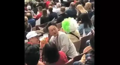  炸裂陈奕迅在世界杯被偷拍普京变表情包土豪沙特人失望...凌晨的世界杯,承包了我一年的笑点...