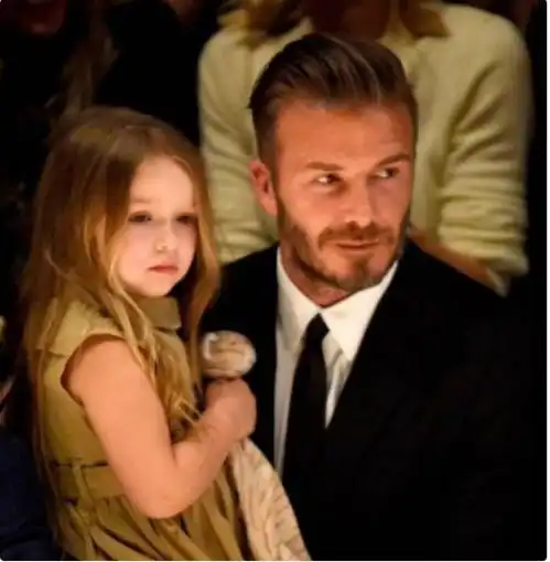  球坛公主贝小七,遗传父亲好颜值,各种表情萌翻全世界