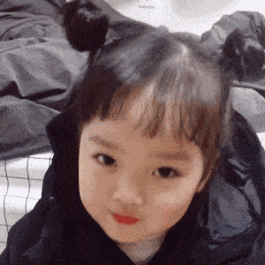  权律二宋民国小刚几假笑男孩,谁是表情包界的c位icon