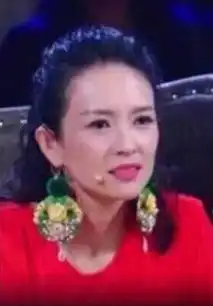  愤怒微笑迷妹状,频繁贡献表情包的章子怡是真耿直还是在演演演