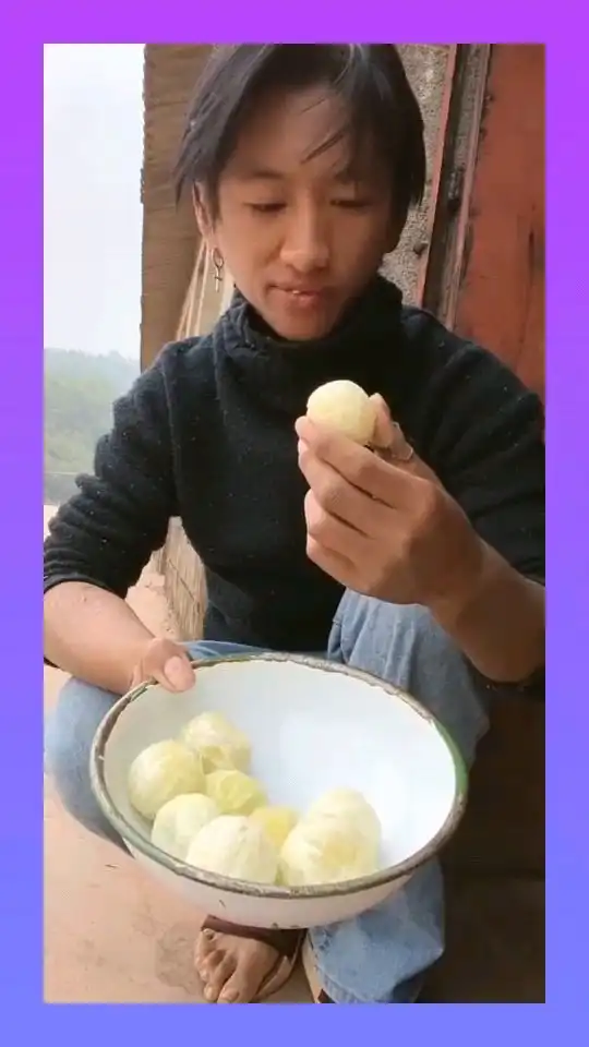  挑战无表情吃酸柠檬,那么酸的柠檬,你猜我能吃几个