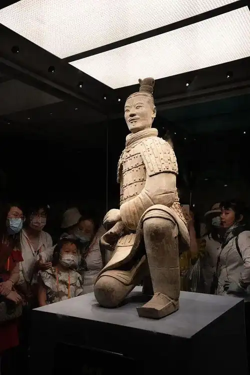  为何兵马俑都是单眼皮这位导游讲全了历史化学哲学