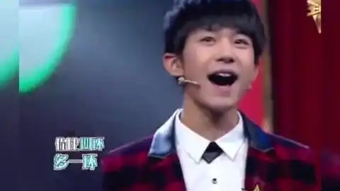  岳云鹏被橡皮筋弹下巴一副视死如归的表情太搞笑了,论起岳云鹏跟十八楼的那点缘分,之