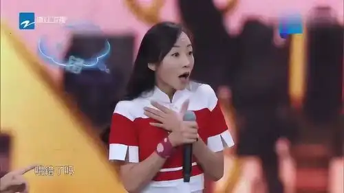 韩雪被告知唱错歌词的一瞬间,表情太可爱了 韩雪被告知唱错歌词的一瞬间,表情太可爱了