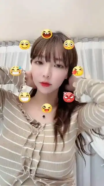  小姐姐表情包大挑战