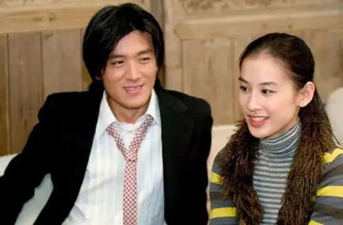  黄圣依忍气吞声隐婚八年只为挥金如土的霸道总裁