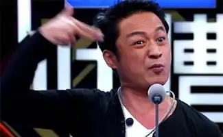  狗仔眼中脾气最臭的5位明星,那英用手机砸狗仔,她用脚踢门