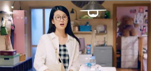  易烊千玺被小姐姐的两个冷笑话难住了,坦言自己反应慢,表情好逗
