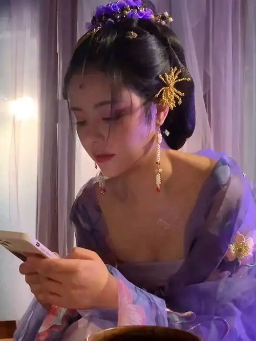 美女的烦恼表情包古风