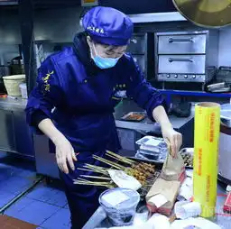  不信东风唤不回进入疫情防控阻击战新阶段的城市表情