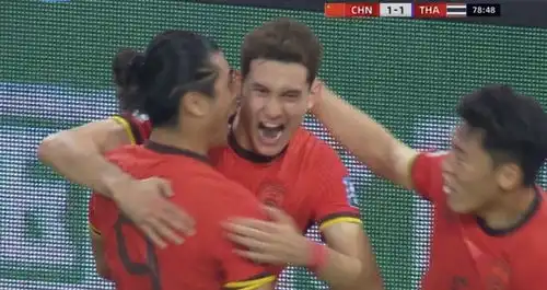  众生相国足进球功臣捂脸沮丧伊万表情凝重泰国球员闷闷不乐