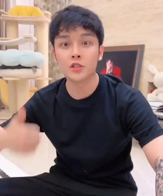  被问何时找下一个女朋友小猪先生反应迅速,兜儿却面无表情