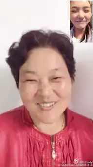  林允说两年前晒的是干妈,但干妈的女儿发话了