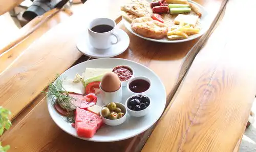  苗条一族的椰子油系列早餐减肥饮品