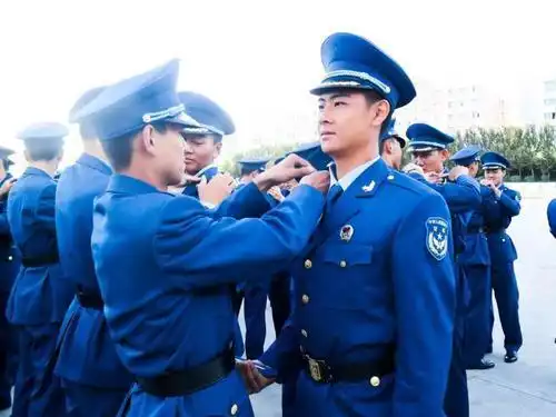  谁说理科生才能考军校这8所军校都招收文科生,你会报考吗