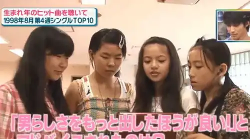  神选美少女脸小到口罩能当面具然而她的苦恼却是