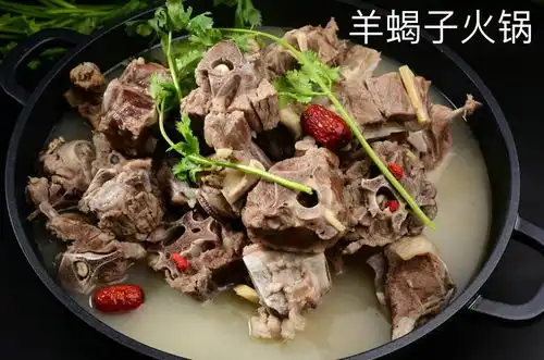  牛牛牛江油这家火锅人均20就能吃饱划重点素菜水果免费还赠送荤菜