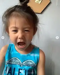  陈冠希晒女儿可爱六连拍