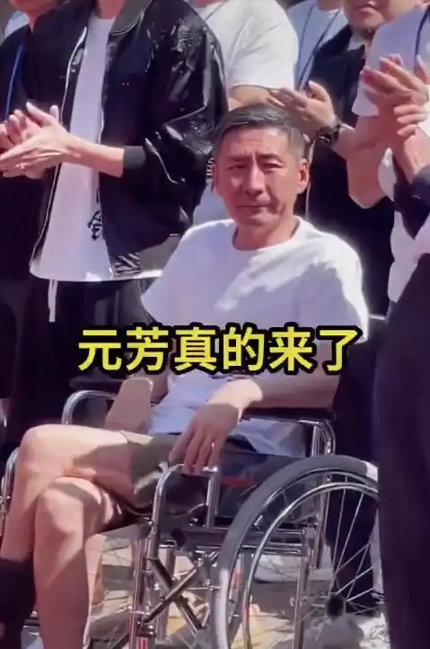  张子健现身拍摄现场,白发苍苍,这还是我们认识的燕双鹰吗