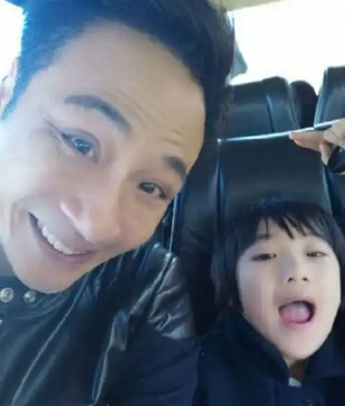 父亲的身影表情包吴镇宇