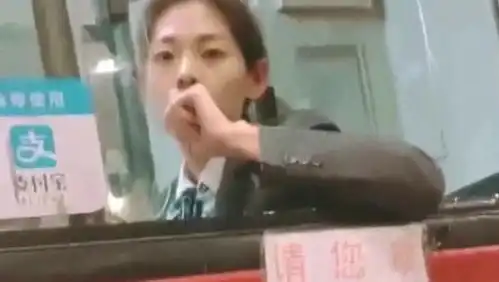  收费站偶遇前女友,表情亮了此时此刻心情错综复杂难以形容