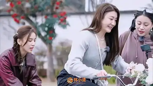  太逗了国乒奥运4金王学骑自行车险摔倒,吓出表情包主动放弃