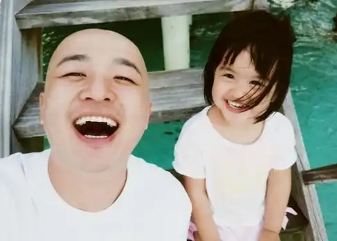  包贝尔四连拍后,再晒饺子丑照,网友纷纷说我们饺子也要面子的