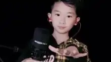  网红小天一一曲李兰妈妈表情搞笑,歌声优美动听,太精彩了