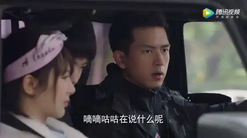  表情佟年被demo吓成表情包,网友们把她和韩商言做成了情侣头像表情